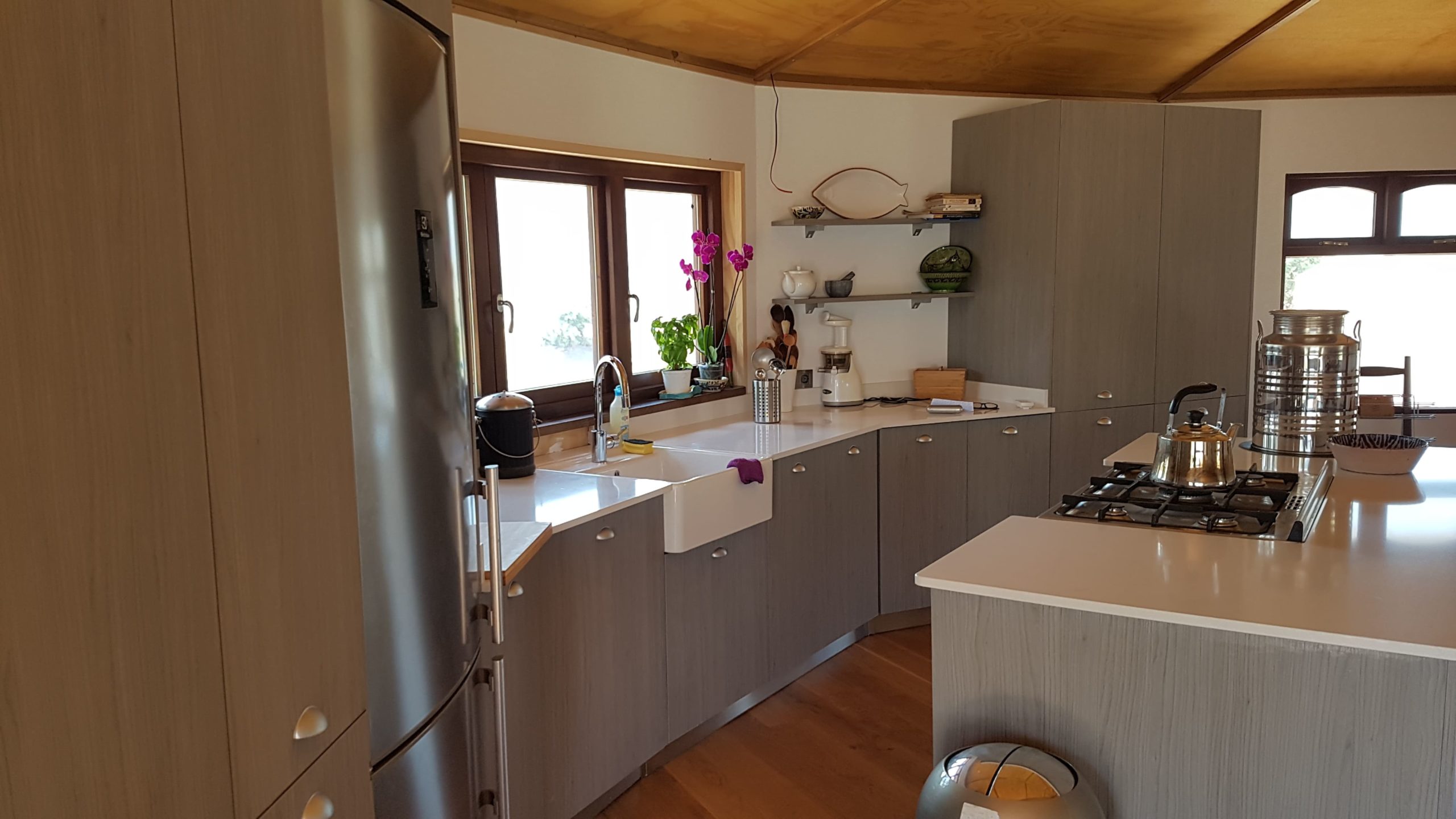 Kitchen with a central island in Malaga - Idecocina