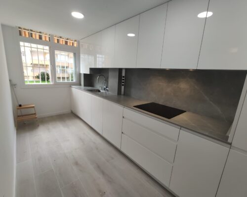 Cocina Blanca y gris Idecocina