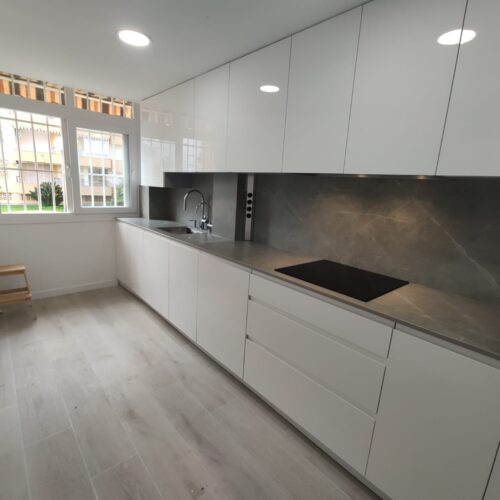 Cocina Blanca y gris Idecocina