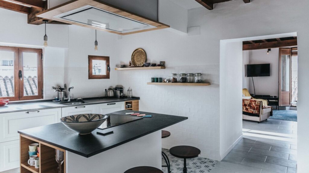 cocina rústica en un hogar urbano_Idecocina
