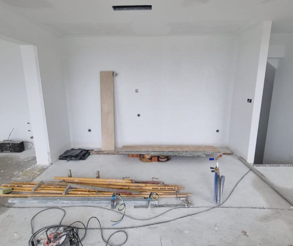 Cocina en negro y madera con isla Idecocina